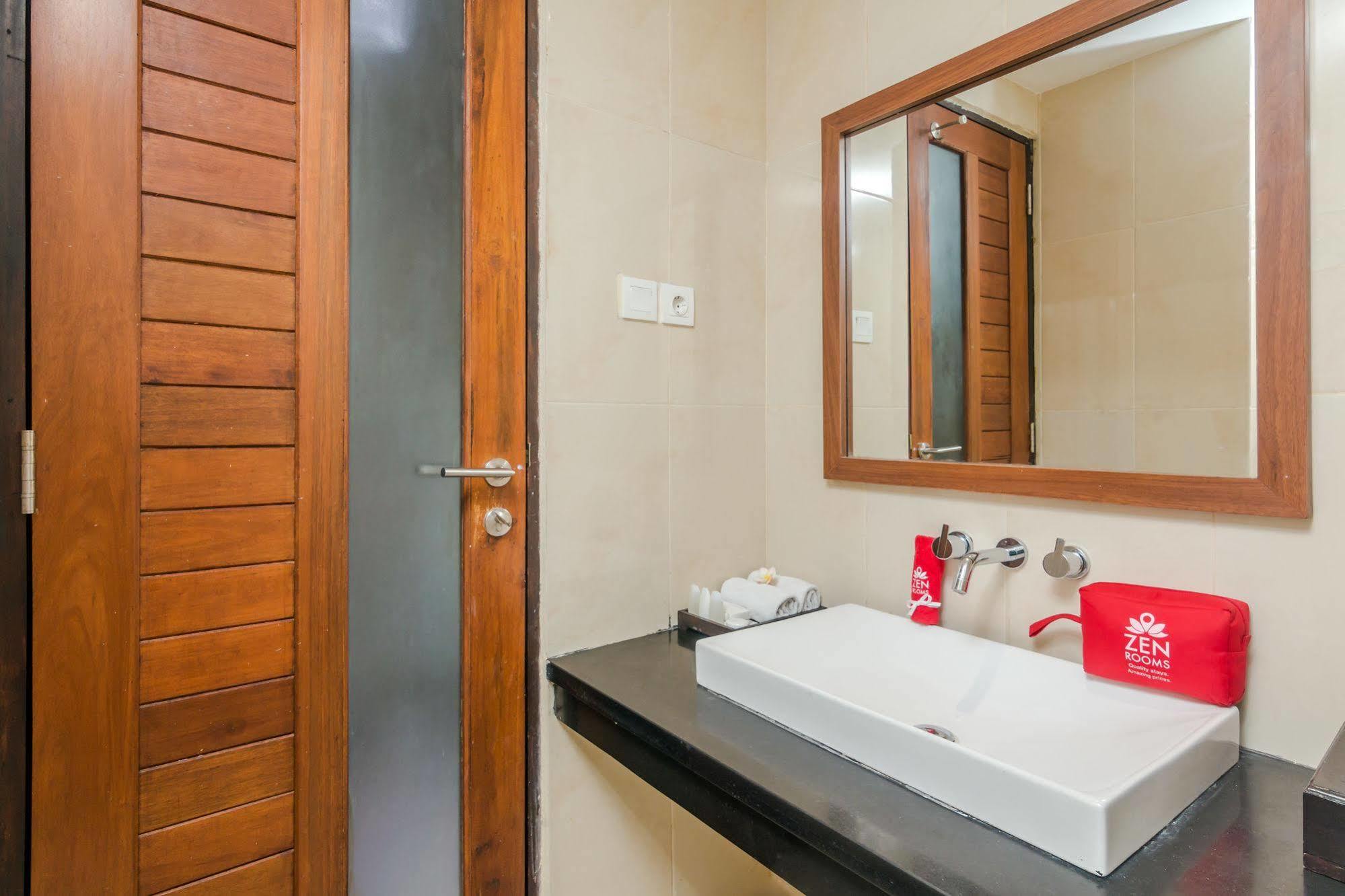 Zen Rooms Seminyak Pangkung Sari Extérieur photo